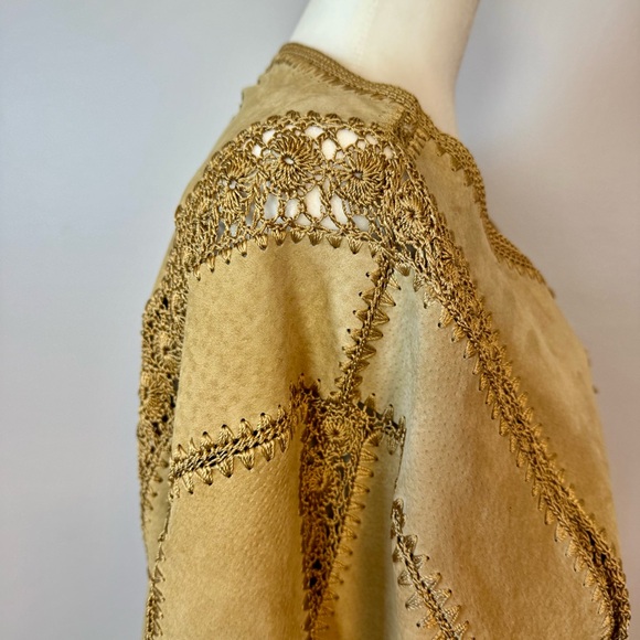 Vintage Rare SMH Women's Tan Suede Crochet-Trim Button Front Jacket - Picture 3 of 8